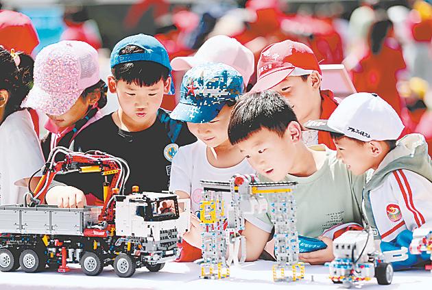 禹王台区青少年科技活动周：我们爱科技