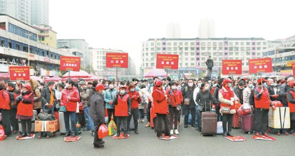 “点对点”定制！千名返乡员工乘坐专列抵达深圳