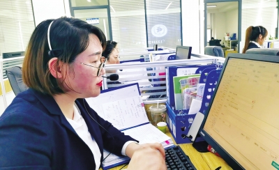 郑州市疾控中心：和疫情抢时间 她一晚接180多个电话