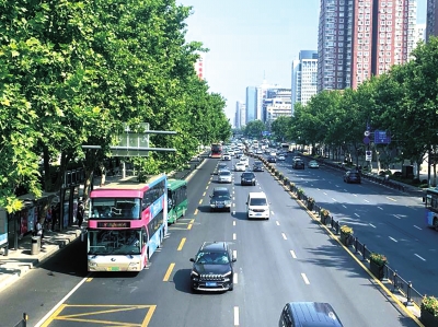 厦门公交车新规8月1日新规实施 保持好的驾车情绪